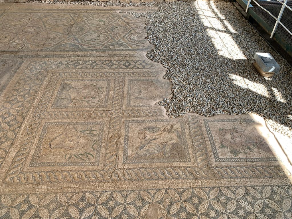Metropolis Antik Kenti 